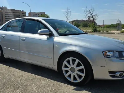 Usado Audi A4 140 CV (102 kW) 2006 Gris / plata Berlina
