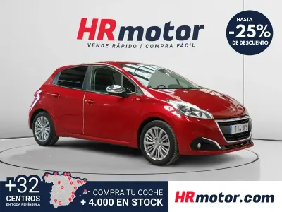 Käytetty Peugeot 208 Style 82 HP (60 kW) 2016 Punainen Viistoperä