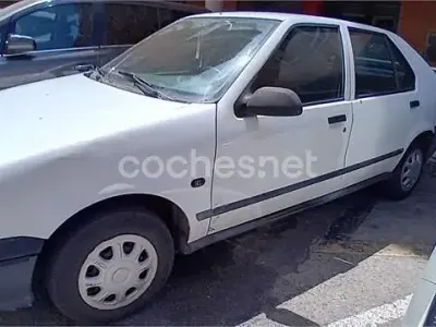Usado Renault R9 80 CV (58 kW) 1995 Blanco Berlina