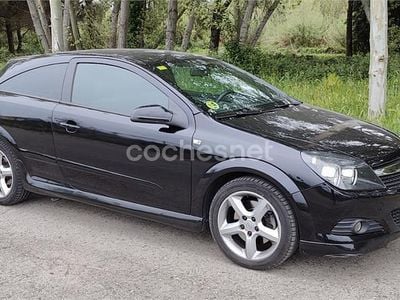 Usado Opel Astra GTC Sport 120 CV (88 kW) 2009 Negro Berlina