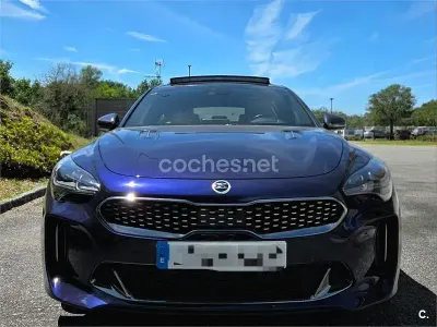 Usado Kia Stinger GT-Line 200 CV (147 kW) 2019 Azul Utilitario