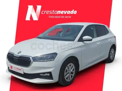 Usado Skoda Fabia Selection 95 CV (69 kW) 2024 Blanco Utilitario