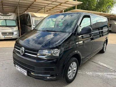 Usado VW Caravelle 150 CV (110 kW) 2018 Negro Van
