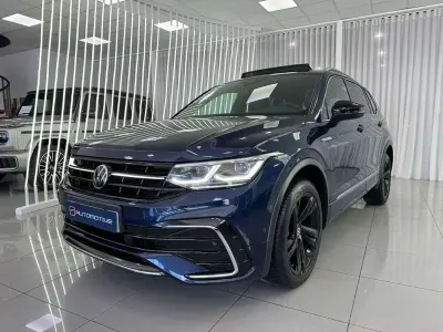 Begagnad VW Tiguan Allspace R-line 150 HK (110 kW) 2023 Blå SUV