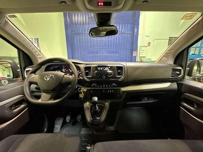 Käytetty Toyota Proace Advance 120 HP (88 kW) 2020 Musta Tila-auto