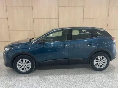 Usado Peugeot 3008 Active 130 CV (95 kW) 2021 Azul SUV