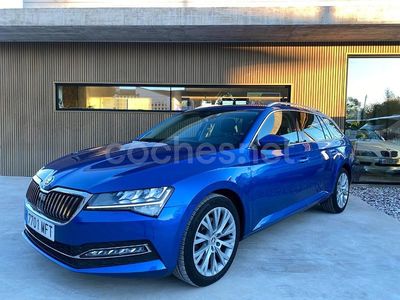 Azul Usado 2023 Skoda Superb Ambition Familiar | 20.990 €