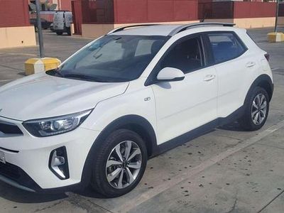 Usado Kia Stonic Plus 101 CV (74 kW) 2022 Blanco SUV