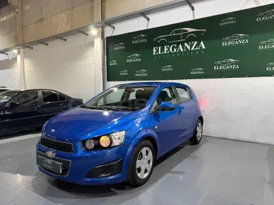 Usado Chevrolet Aveo LT 100 CV (73 kW) 2013 Azul Berlina