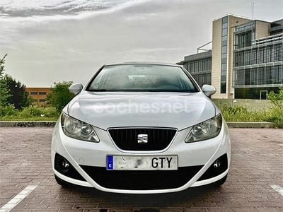 Usado Seat Ibiza Sport 105 HP (77 kW) 2010 Branco Sedan