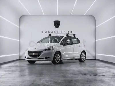 Usado Peugeot 208 68 CV (50 kW) 2015 Blanco Utilitario