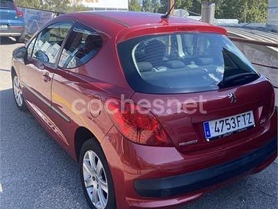 Usado Peugeot 207 95 CV (69 kW) 2007 Granate Berlina