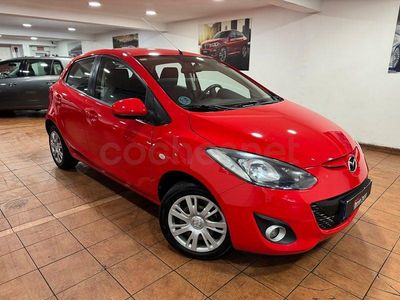 Usado Mazda 2 Style 75 CV (55 kW) 2011 Rojo Utilitario