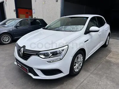Usado Renault Mégane IV LIMITED 95 CV (69 kW) 2019 Blanco Berlina