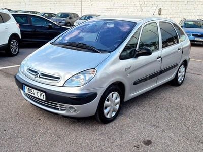 Usado Citroën Xsara Picasso 95 CV (69 kW) 2003 Gris / plata Monovolumen
