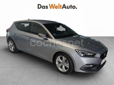 Gris plata Usado 2024 Seat Leon FR Berlina | 25.400 € (Precio justo)