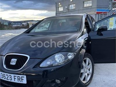 Usado Seat Leon Reference 105 CV (77 kW) 2007 Negro Utilitario