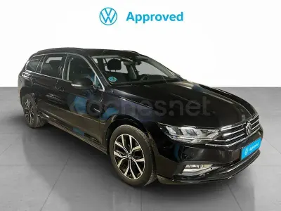 Usado VW Passat Executive 122 CV (89 kW) 2023 Negro Familiar