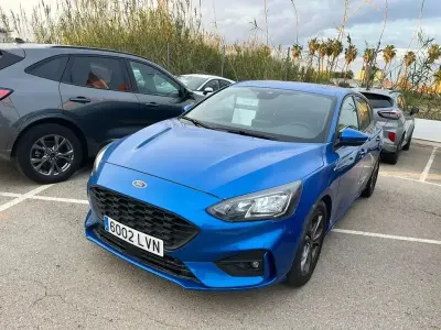 Usado Ford Focus ST-Line 125 CV (91 kW) 2021 Azul Berlina