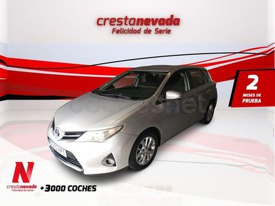 Usado Toyota Auris Active 90 CV (66 kW) 2013 Gris / plata Berlina