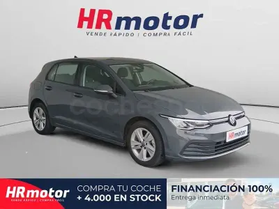 Usado VW Golf VIII Life 110 CV (80 kW) 2024 Gris / plata Berlina