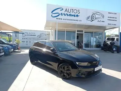 Usado Opel Astra GS Line 130 CV (95 kW) 2022 Gris Utilitario