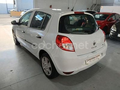 Blanco Usado 2013 Renault Clio IV Authentique Berlina | 3899 € (Precio justo)