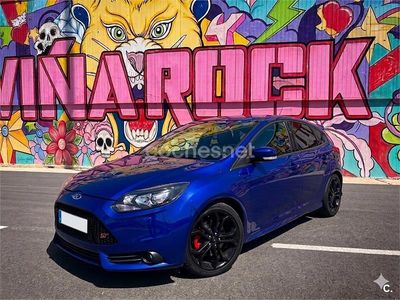 Usado Ford Focus ST 250 CV (183 kW) 2014 Azul Berlina