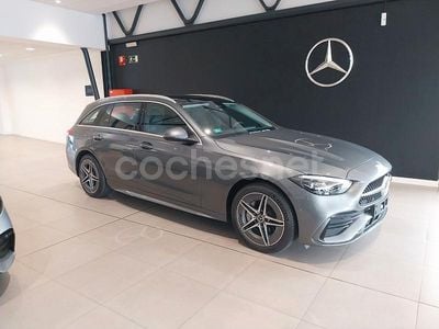 Gris / plata Nuevo 2025 Mercedes C300e Familiar | 62.600 € (Un poco caro)