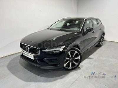 Usado Volvo V60 CC Core 197 CV (144 kW) 2023 Negro Familiar