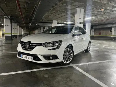 Usado Renault Mégane Zen 140 CV (102 kW) 2020 Blanco Berlina