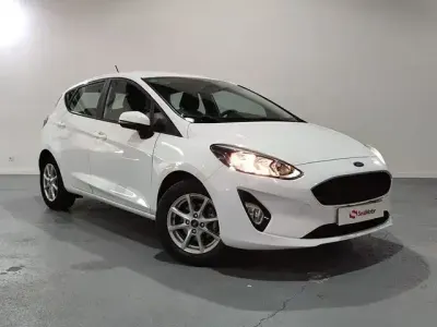 Usado Ford Fiesta Trend 86 CV (63 kW) 2019 Blanco Utilitario