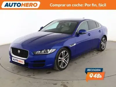 Usado Jaguar XE Prestige 180 HP (132 kW) 2017 Azul Sedan