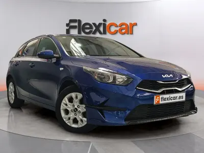 Usado Kia Ceed 136 CV (100 kW) 2023 Azul Utilitario