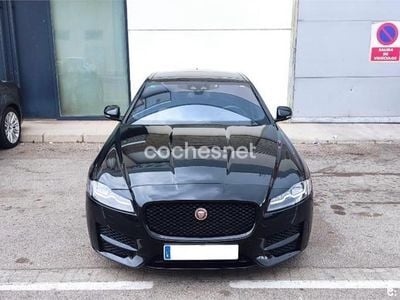 Usado Jaguar XF Sportbrake R-Sport 180 HP (132 kW) 2016 Preto Carrinha