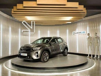 Usado Kia Stonic 101 CV (74 kW) 2023 Gris SUV