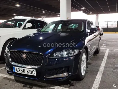 Usado Jaguar XF Prestige 180 CV (132 kW) 2017 Azul Berlina