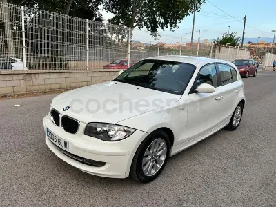 Usado BMW 118 143 CV (105 kW) 2009 Blanco Utilitario