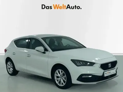 Używany Seat Leon Style 116 KM (85 kW) 2025 Biały Sedan/Limuzyna