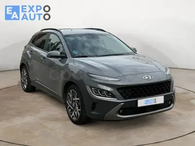 Usado Hyundai Kona Style 141 CV (103 kW) 2022 Gris / plata SUV