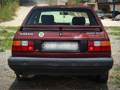 Usado Volvo 440 109 CV (80 kW) 1989 Granate Utilitario