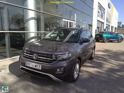 Usado VW T-Cross Advance 95 CV (69 kW) 2023 Gris / plata SUV