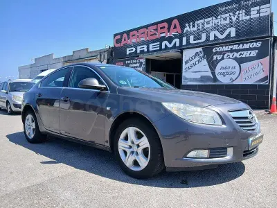 Usado Opel Insignia Cosmo 130 CV (95 kW) 2009 Gris / plata Berlina
