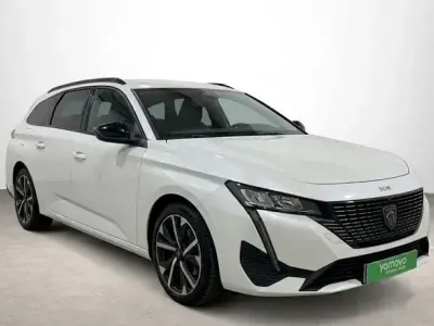 Usado Peugeot 308 SW GT 130 CV (95 kW) 2023 Blanco Familiar