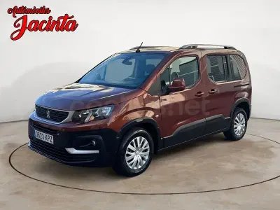 Usado Peugeot Rifter GT-line 100 CV (73 kW) 2019 Marrón Monovolumen