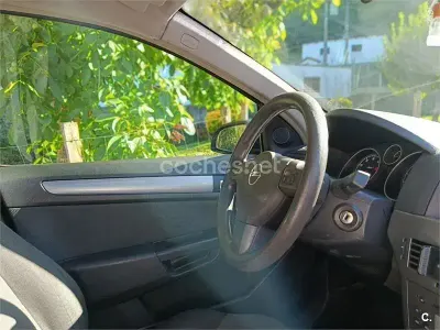 Usado Opel Astra Enjoy 105 CV (77 kW) 2005 Negro Berlina