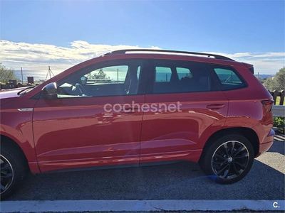 Rojo Usado 2023 Skoda Karoq SportLine SUV | 24.900 € (Precio justo)