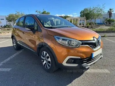 Usado Renault Captur Intens 90 CV (66 kW) 2018 Naranja SUV
