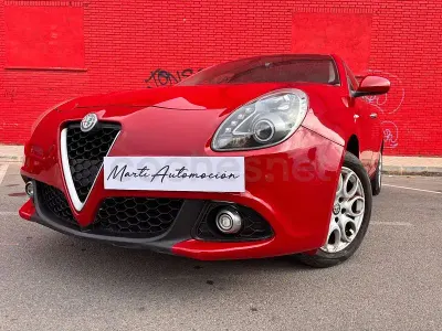 Usado Alfa Romeo Giulietta Super 120 CV (88 kW) 2016 Rojo Utilitario