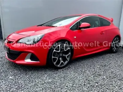 Usado Opel Astra GTC OPC 280 CV (205 kW) 2015 Rojo Berlina